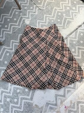 Burberry Beige Plaid A-Line Skirt with Black & Red Lines USA 38